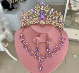 Set de tiara y collar con aretes gaia lila - Imagen 2