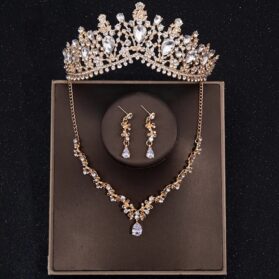 Set de tiara y collar con aretes cyrena gold