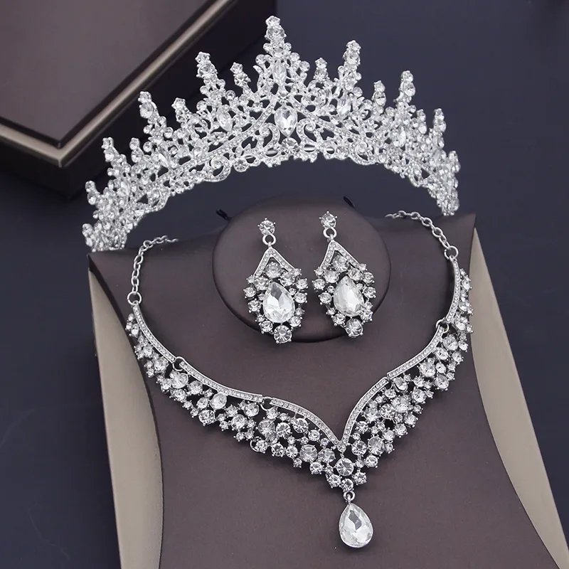 Set de tiara y collar con aretes ladyy silver