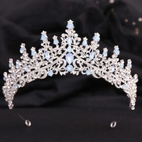 tiara lady baby blue