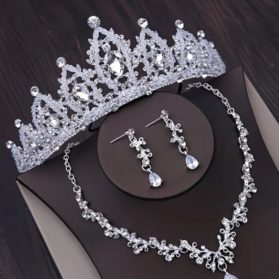 Set de tiara y collar con aretes Selene silverr