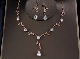 conjunto collar con Aretes aura oro rosa - Imagen 3