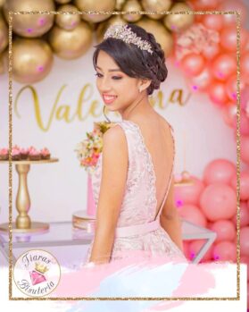 Set de tiara y aretes Rosalía pink - Imagen 6