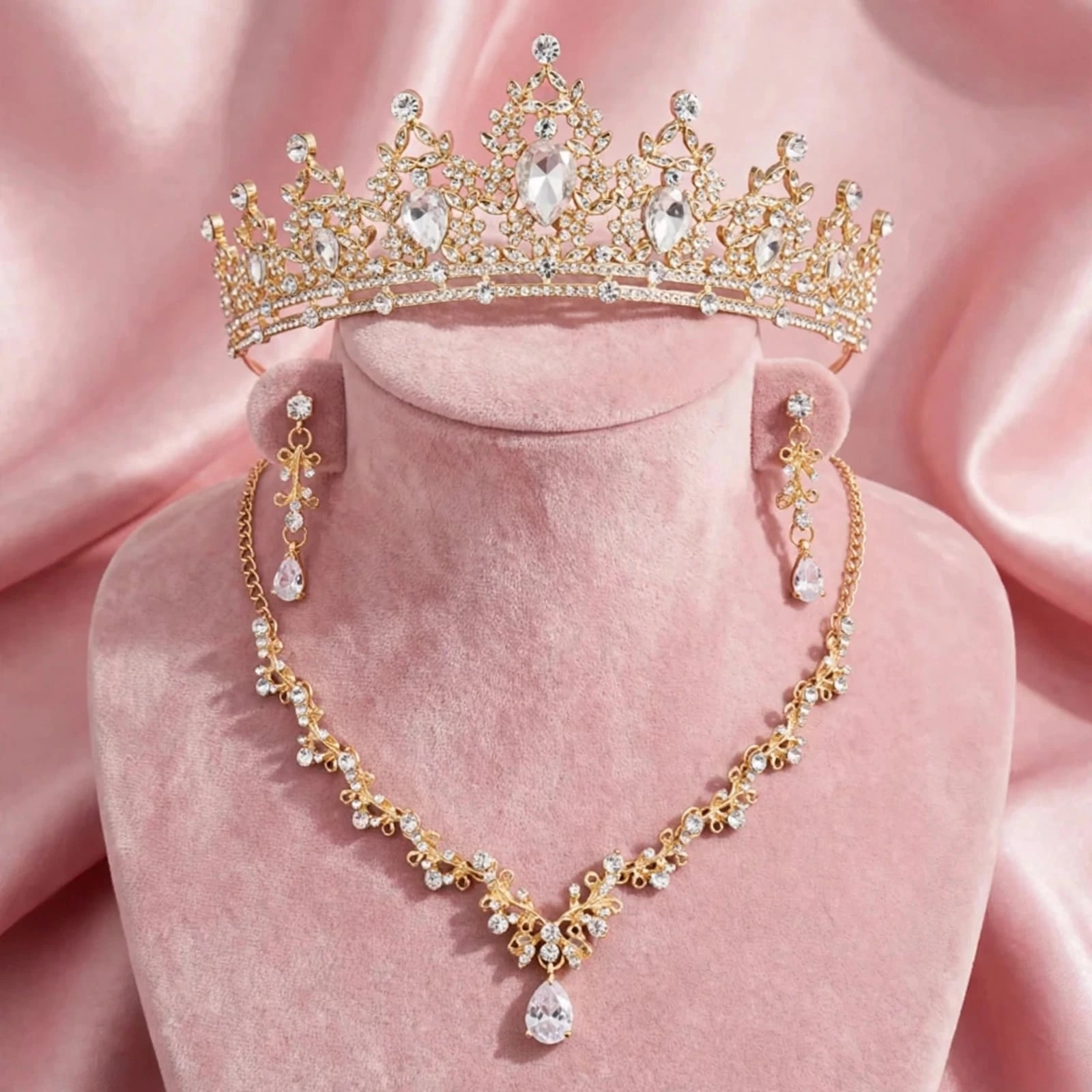 Set de tiara y collar con aretes selene gold