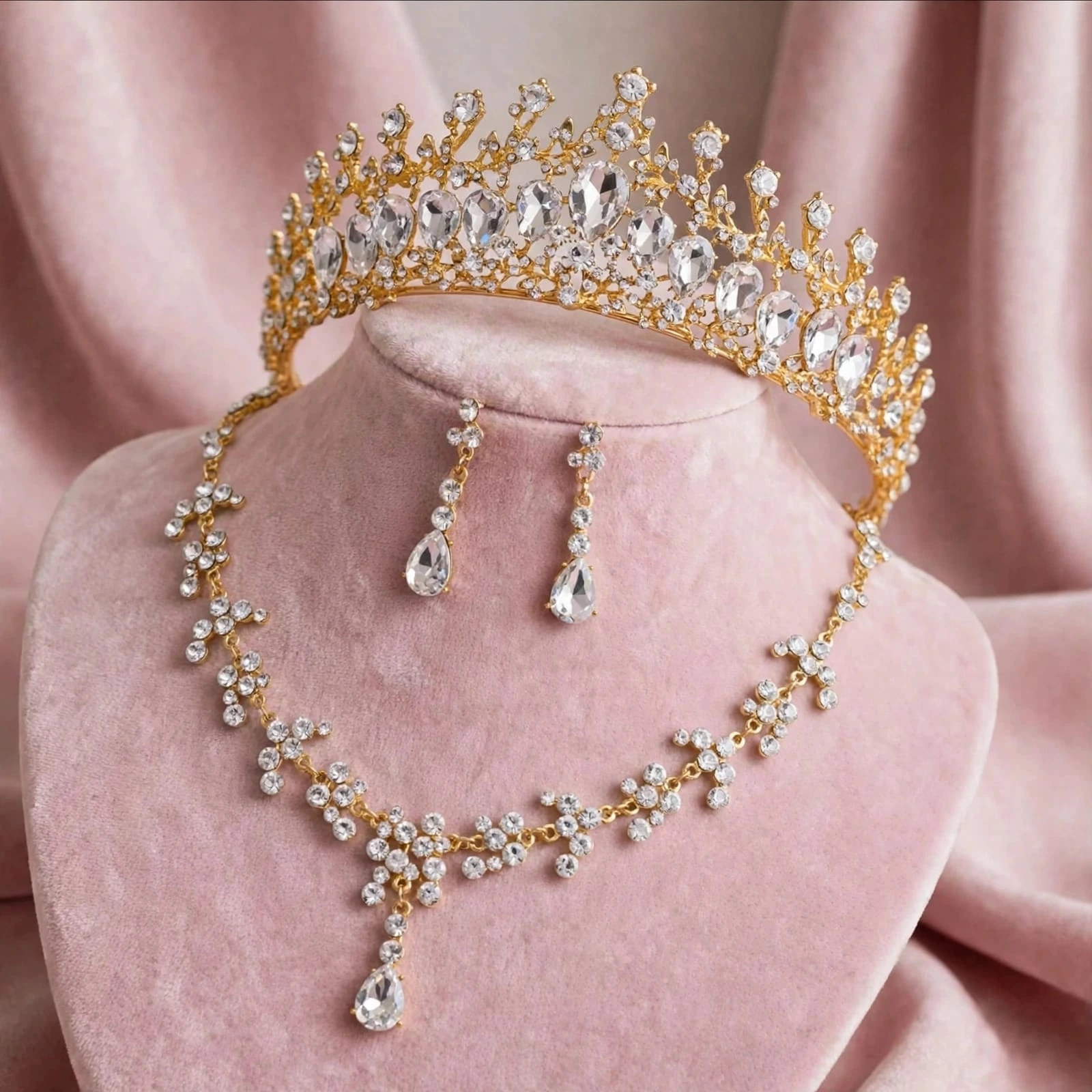 set de tiara y collar con aretes delphine gold