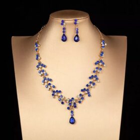 Set de tiara y collar con aretes lady blue gold - Imagen 4