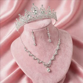 Set de tiara y collar con aretes Selene silver