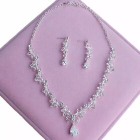 Set de tiara y collar con aretes harmonía Silver - Imagen 4