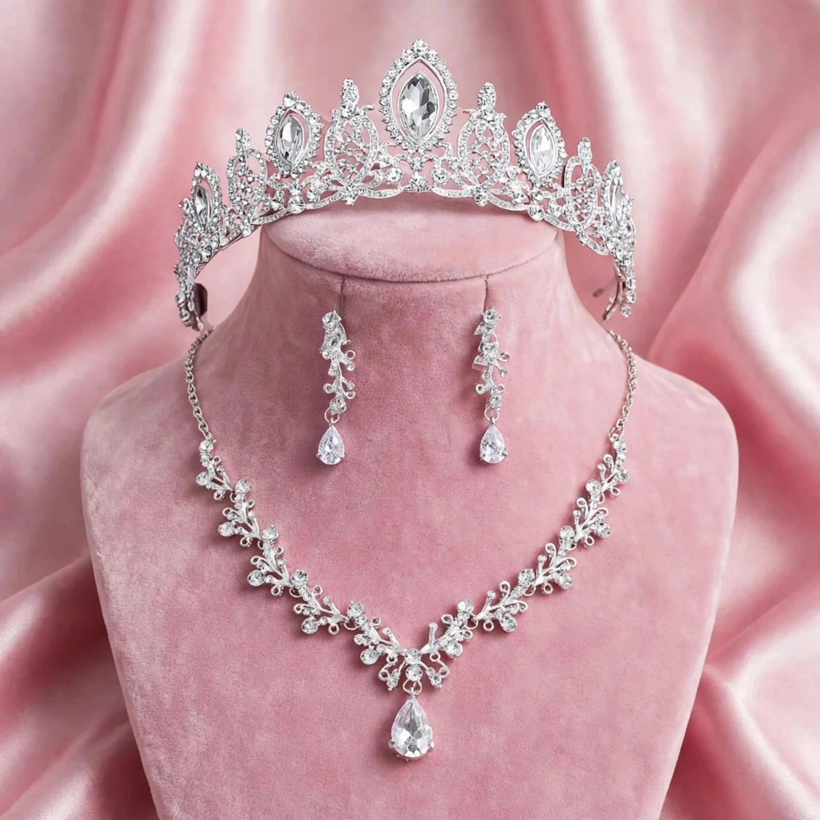 set de tiara y collar con aretes alteza silver