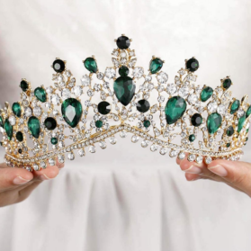 tiara cyrena esmeralda