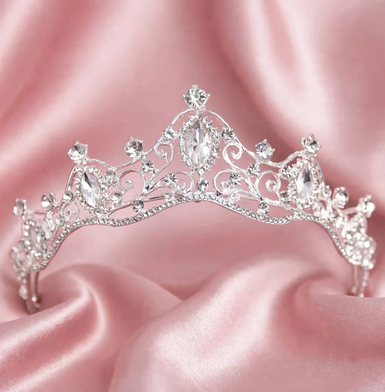 tiara Plateada love