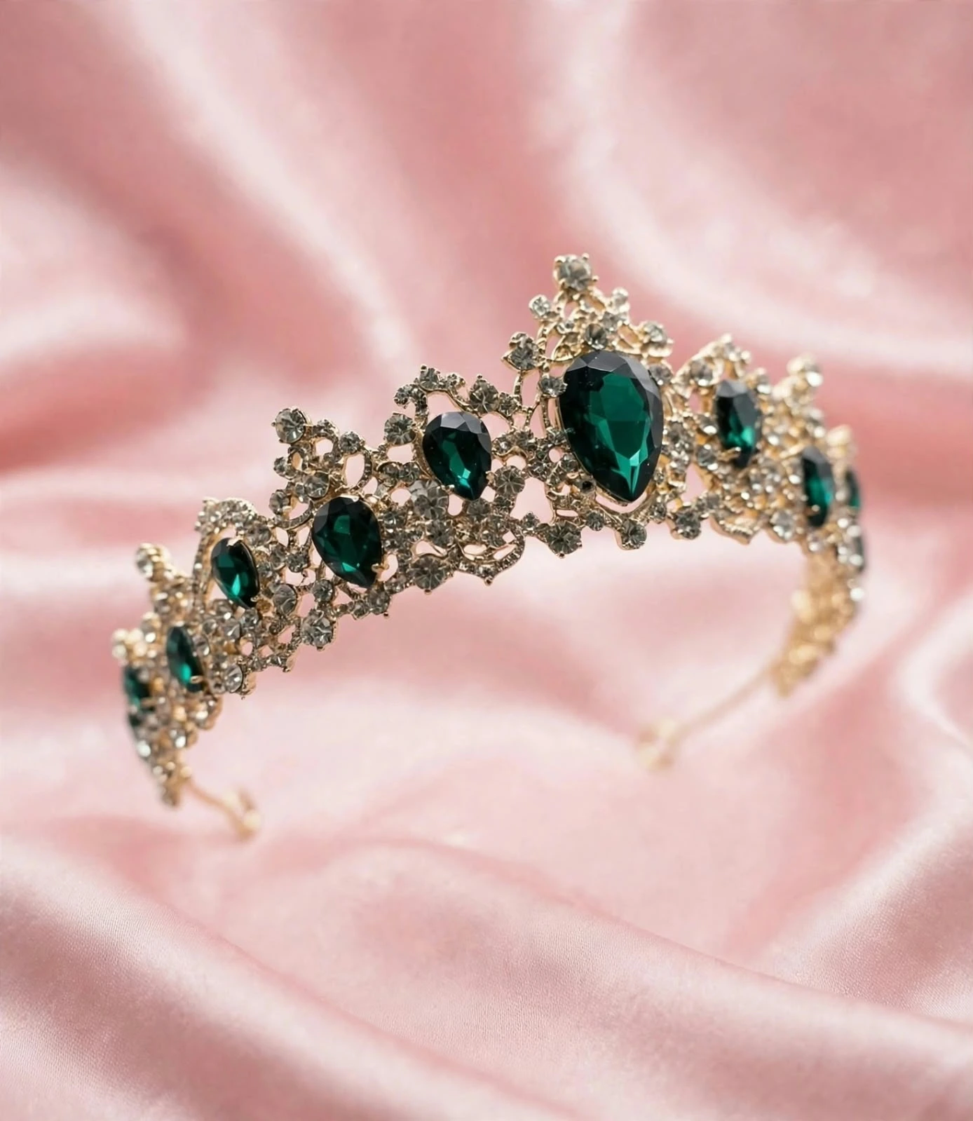 Tiara romántica verde esmeralda