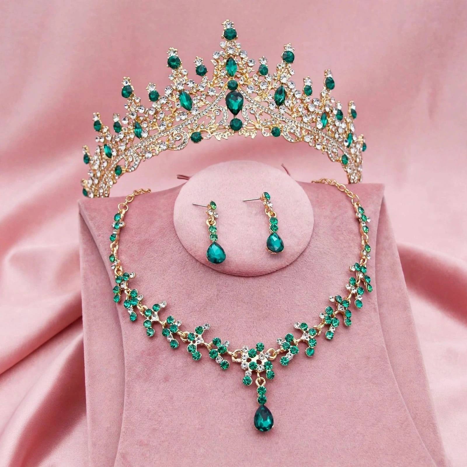 set de tiara y collar con aretes lady esmeralda gold